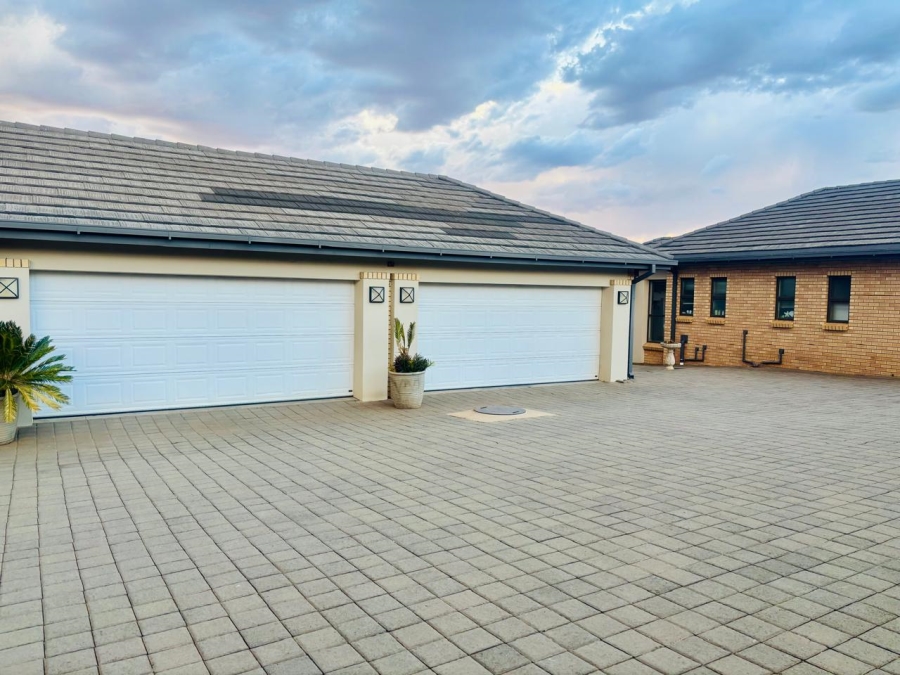 3 Bedroom Property for Sale in Vredenhof Sh Free State